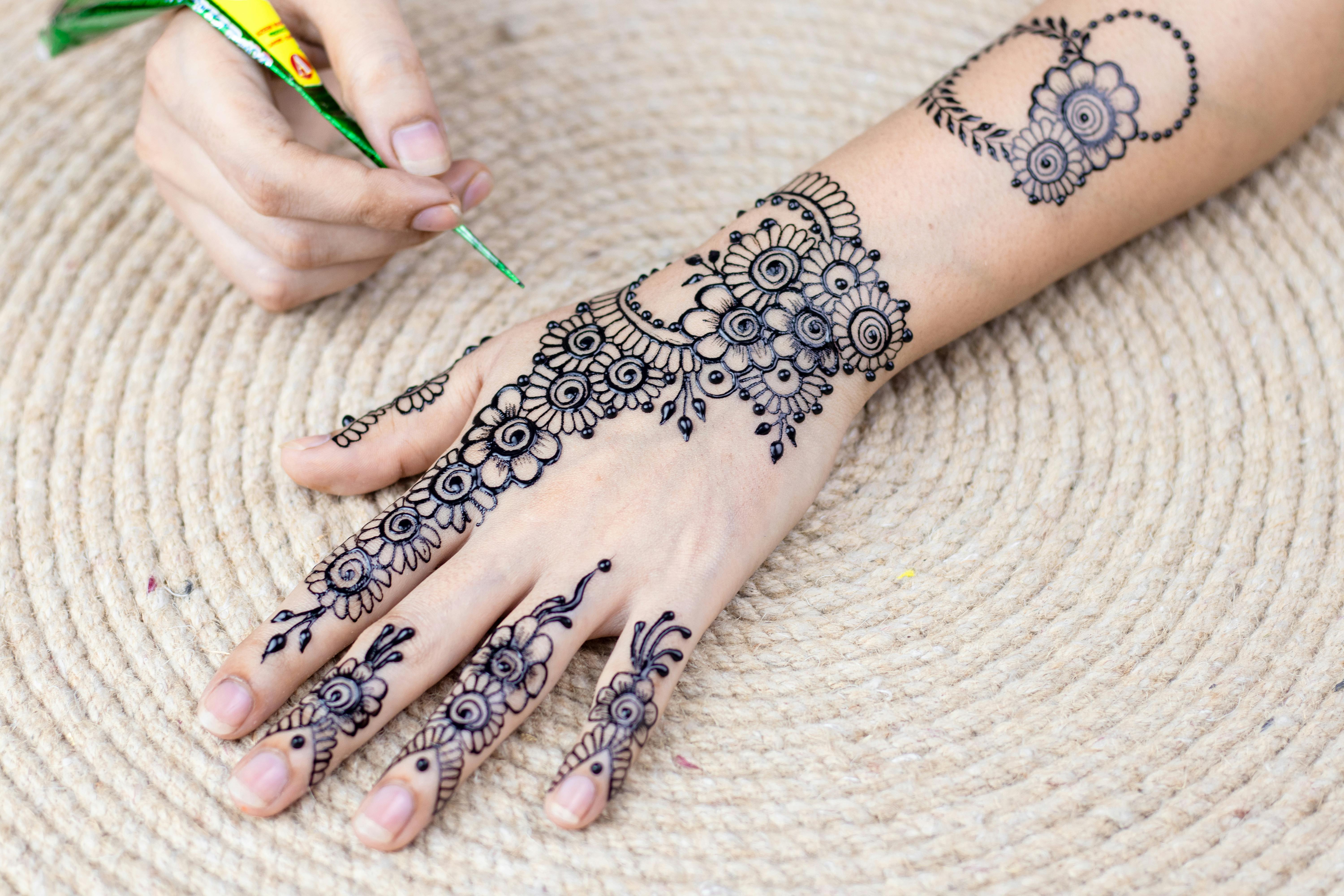Henna design 1